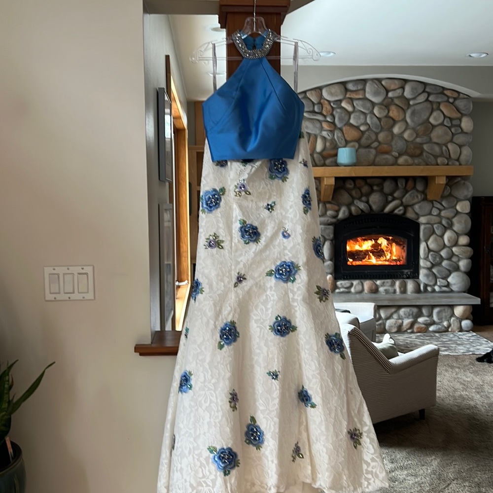 Rachel Allan prom dress, two piece, skirt, top, size 6 Blue white floral